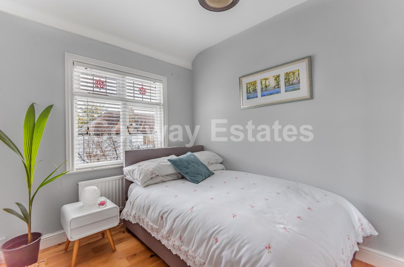 13 Hale Grove Gardens, Mill Hill